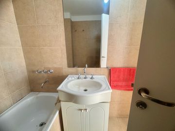 Alquiler de Departamento de 2 ambientes con balcón al contrafrente en Balvanera