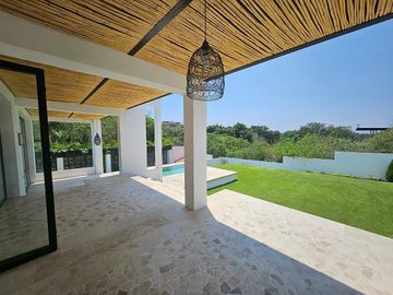 Estrena casa con alberca en venta en Club de Golf Santa Fe Morelos