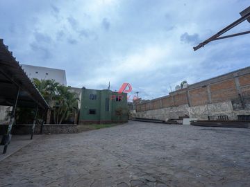 Terreno de Uso Mixto con Infraestructura Comercial villas de guadalupe, Zapopan,