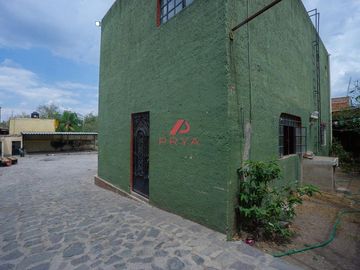 Terreno de Uso Mixto con Infraestructura Comercial villas de guadalupe, Zapopan,