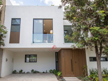 Casa nueva en venta en Solares Zapopan con Roof Garden
