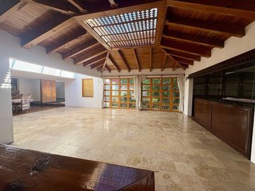 EN VENTA Casa con seguridad en La herradura