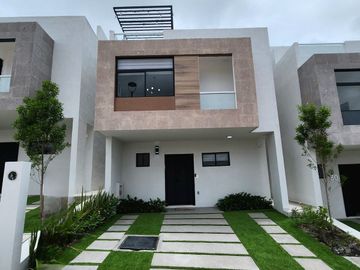CASA EN VENTA, EN ZIBATA, QUERETARO