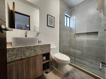CASA EN VENTA, EN ZIBATA, QUERETARO
