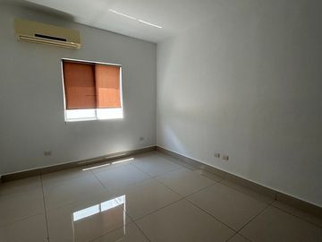 CASA EN RENTA PUERTA DE HIERRO, CUMBRES