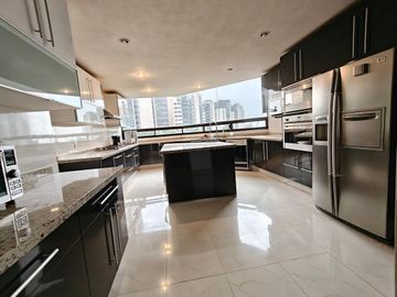 SE VENDE HERMOSO DEPARTAMENTO  EN 
