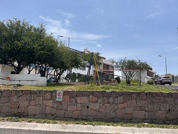 Casa en renta Punta Esmeralda, Corregidora, Qro. en esquina
