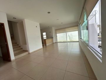 Casa en renta Punta Esmeralda, Corregidora, Qro. en esquina