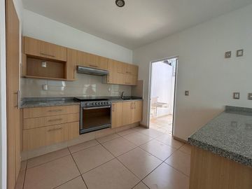 Casa en renta Punta Esmeralda, Corregidora, Qro. en esquina