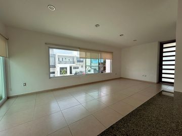 Casa en renta Punta Esmeralda, Corregidora, Qro. en esquina