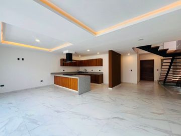 Casa en Venta con Alberca y Recámara en Planta Baja | Río Residencial, Cancún