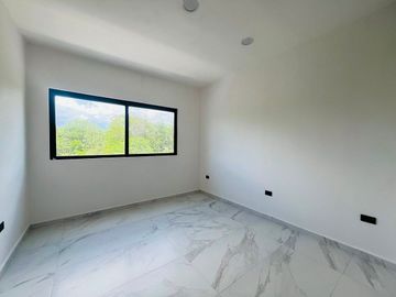 Casa en Venta con Alberca y Recámara en Planta Baja | Río Residencial, Cancún