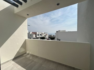 Casa en RENTA Zibatá frente al parque Jamadi