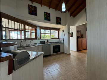 Casa campestre de un nivel en venta en Sajonia-cerca Tunel de Oriente