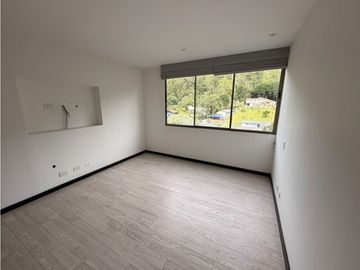 ARRIENDO APARTAMENTO EN LA COLA DEL ZORRO 120mts