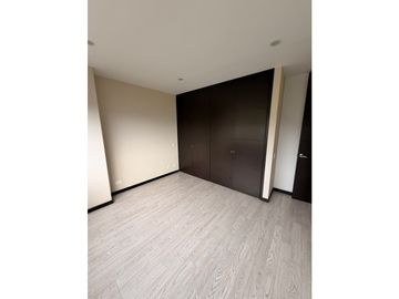 ARRIENDO APARTAMENTO EN LA COLA DEL ZORRO 120mts