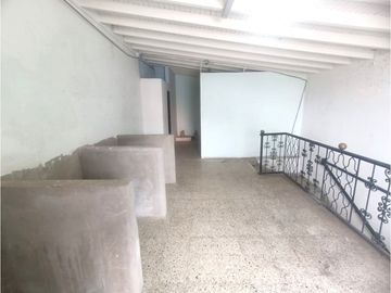 ARRIENDO LOCAL DUPLEX EN LA FLORESTA