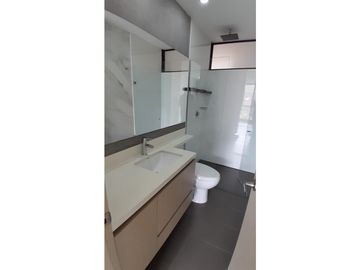 Apartamento en Arriendo, Altos Del Poblado, Medellín 102 m2