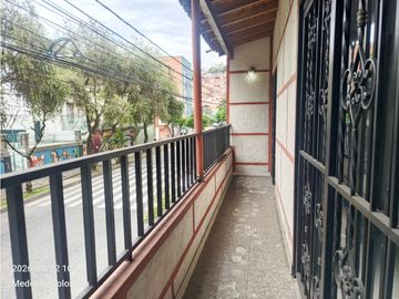 CASA EN VENTA EN BOMBONA