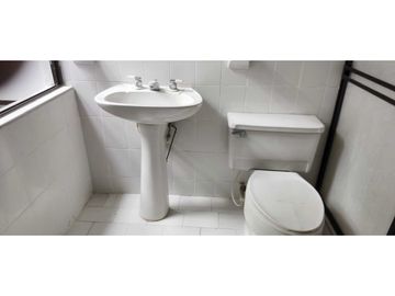 Casa en venta sur cali barrio ciudad 2000 frente a un parque dos pisos