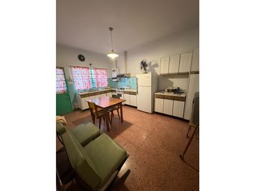 OPORTUNIDAD CASA EN CASTELAR SUR!!