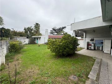 OPORTUNIDAD CASA EN CASTELAR SUR!!