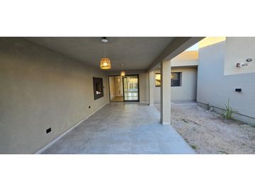 CASA A ESTRENAR 2 DORMITORIOS COSTA AZUL SUR VILLA CARLOS PAZ