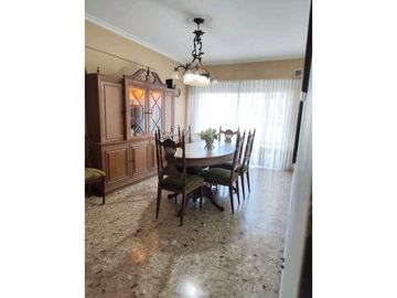 Venta Departamento 3 ambientes con balcón a la calle! MACROCENTRO
