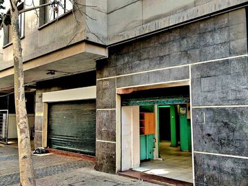 LOCAL COMERCIAL CERCANO A LA MONEDA .Precio Bajo Tasación