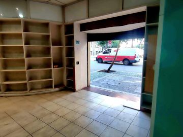 LOCAL COMERCIAL CERCANO A LA MONEDA .Precio Bajo Tasación