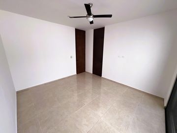 Casa de una planta , en privada con amenidades, Zona Country club