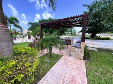 Casa de una planta , en privada con amenidades, Zona Country club