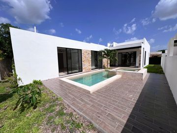 Casa de una planta , en privada con amenidades, Zona Country club