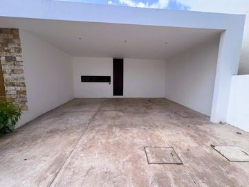 Casa de una planta , en privada con amenidades, Zona Country club