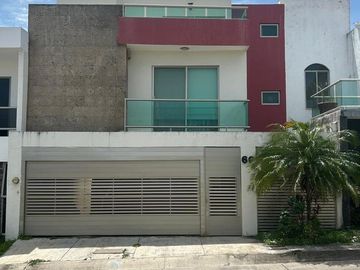 Casa en Venta en Fracc. Lomas Residencial, Alvarado Veracruz.