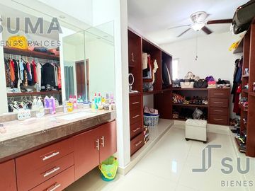 Casa en Venta en Fracc. Costa de Oro, Boca del Rio Veracruz. Con cuarto de servicio