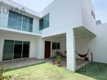 Casa en Venta en Fracc. Costa de Oro, Boca del Rio Veracruz. Con cuarto de servicio