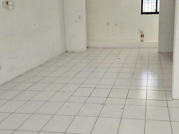 LOCAL DE 2 PLANTAS EN RENTA SOBRE AV. LÓPEZ PORTILLO, CAMPECHE