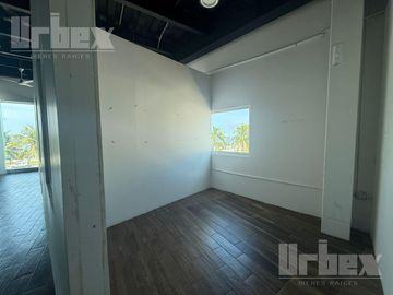 ¡LOCAL PARA OFICINAS ADMINISTRATIVAS EN ÁREA AH KIM PECH, CAMPECHE!