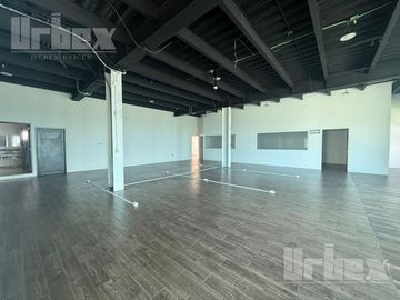 ¡LOCAL PARA OFICINAS ADMINISTRATIVAS EN ÁREA AH KIM PECH, CAMPECHE!