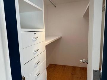 Se renta hermosa y segura casa recientemente renovada en la colonia Portales Sur