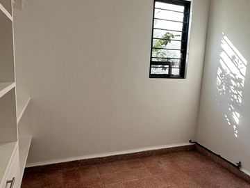 Se renta hermosa y segura casa recientemente renovada en la colonia Portales Sur