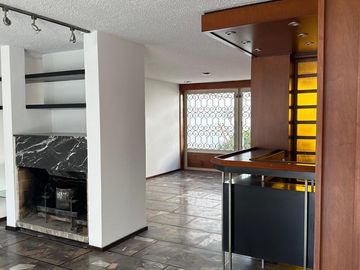 Se renta hermosa y segura casa recientemente renovada en la colonia Portales Sur