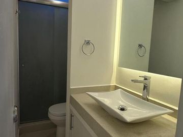 Se renta hermosa y segura casa recientemente renovada en la colonia Portales Sur