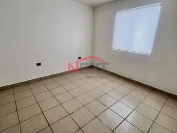 Casa en Renta, Zona COMERCIAL, 1 PISO, 4 ESPACIOS