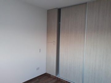 2 AMB. A ESTRENAR, ENTREGA INMEDIATA. MUY BUENA UBICACIÓN. LANUS O.