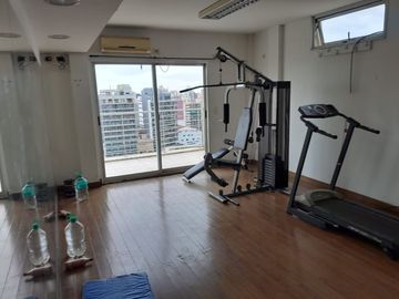 EXCELENTE MONOAMBIENTE, BALCON, FULL AMENITIES, APTO PROFESIONAL