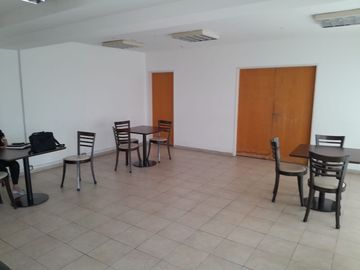EXCELENTE MONOAMBIENTE, BALCON, FULL AMENITIES, APTO PROFESIONAL