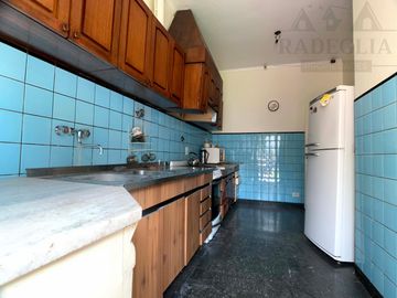 Chalet en muy buen estado - Carlos Diehl 2050, Longchamps.