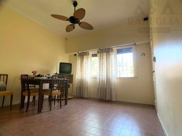 Chalet en muy buen estado - Carlos Diehl 2050, Longchamps.